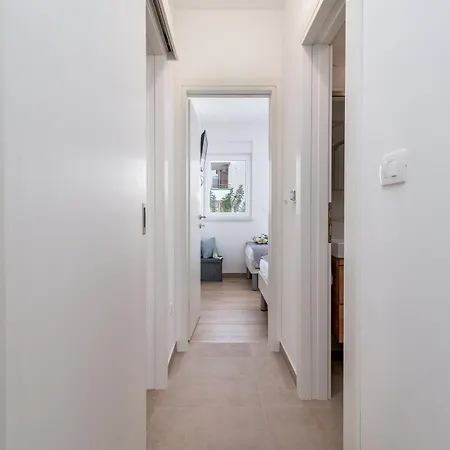 Apartment With Parking Space - 23453 Trogir