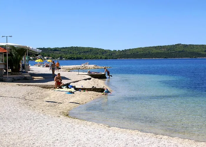 With Parking Space - 23453 * 特罗吉尔