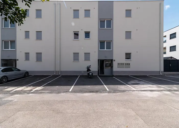 With Parking Space - 23453 Appartement