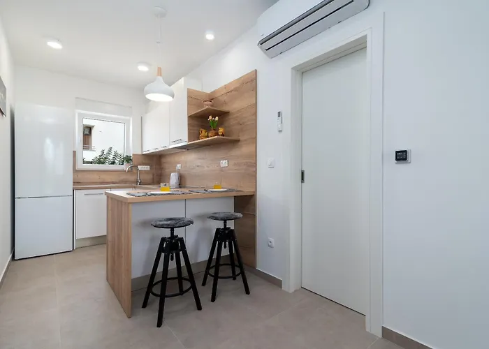 Appartement With Parking Space - 23453 *