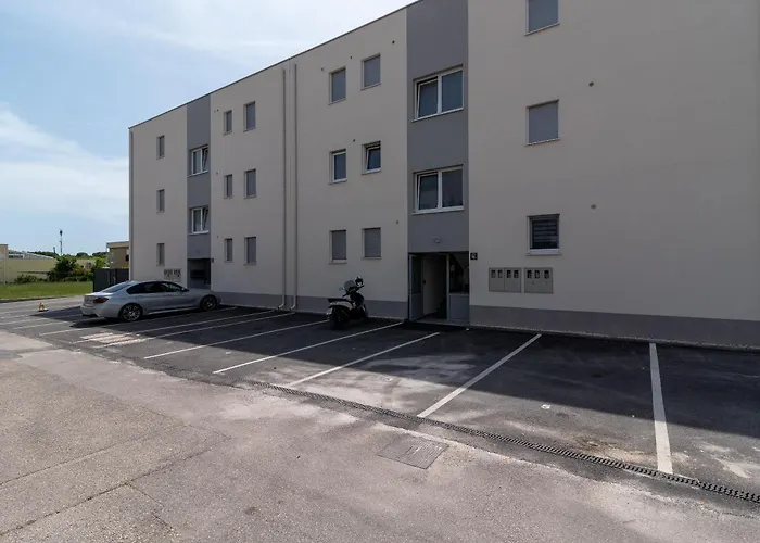 With Parking Space - 23453 Trogir